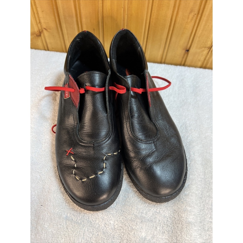Clamp Women's Size 38 US 7.5 Leather Shoes Black With Red Laces Design On Top